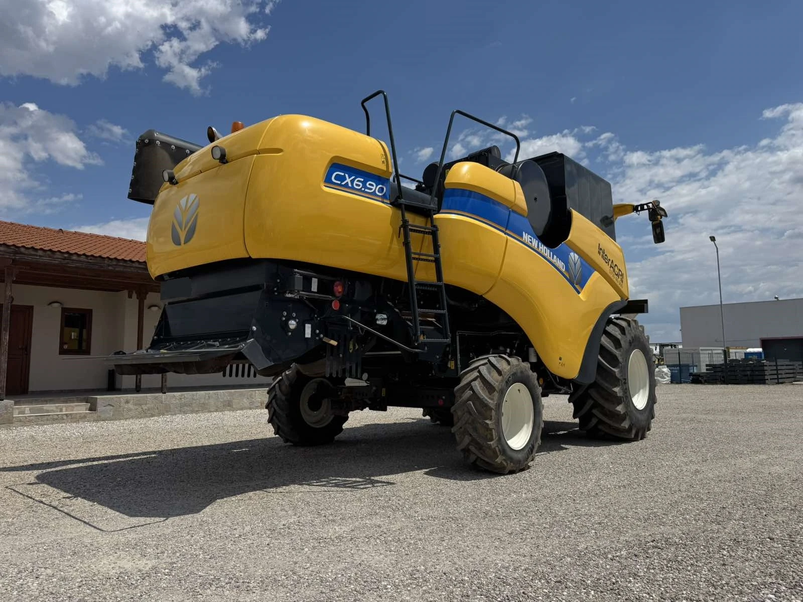 Комбайн New Holland CX6.90 с хедер 760CG, снимка 7 - Селскостопанска техника - 54958629