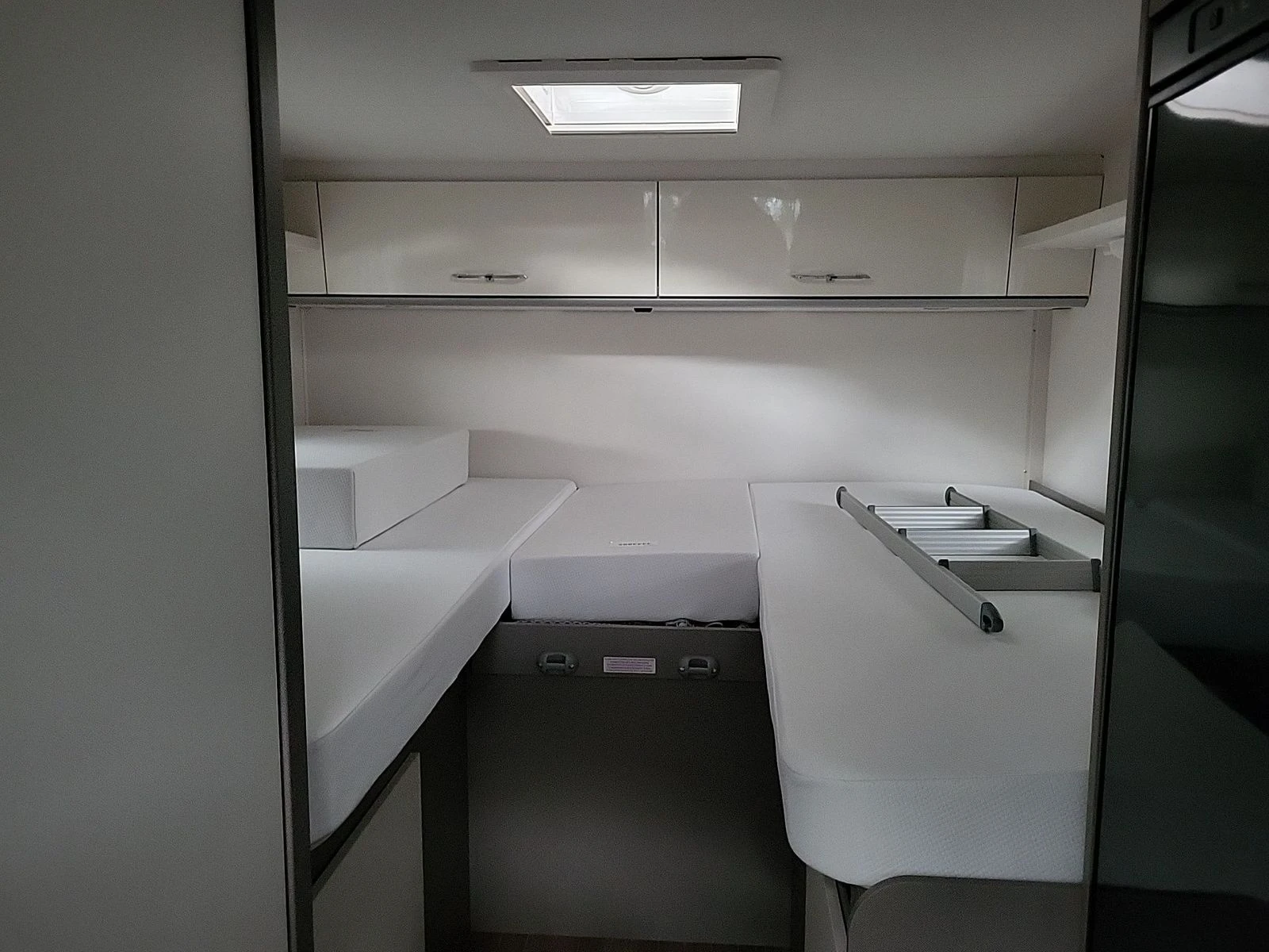 Кемпер HYMER / ERIBA ETRUSCO T 6.9SF - изображение 7