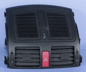 Конзола централна въздуховоди TOYOTA AURIS E150 2010-2012  5567002110, снимка 1