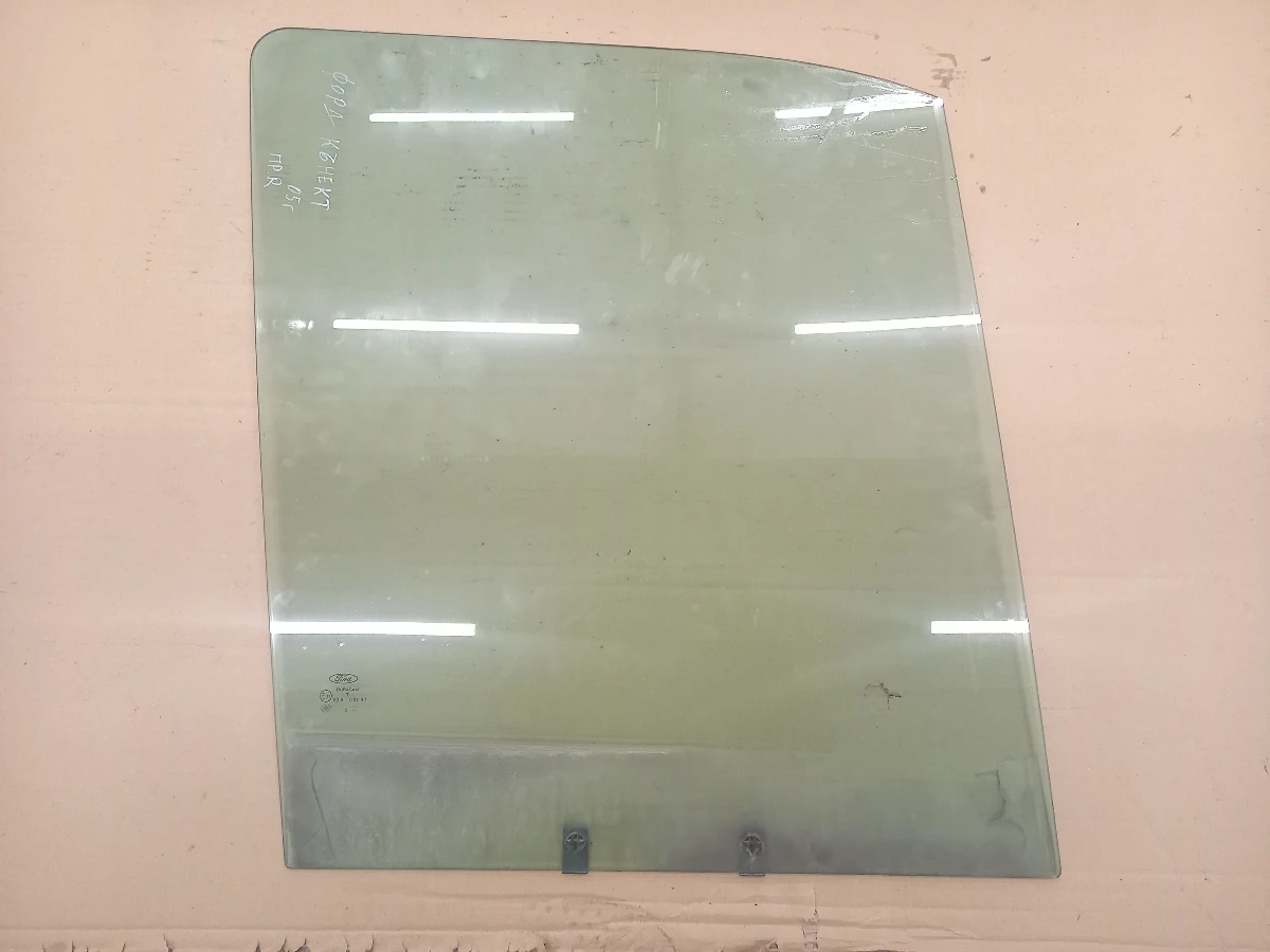 Стъкло предно дясно Форд Кънект 