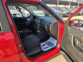 Skoda Fabia 1.2TSI 86к.с Топ състояние , снимка 13