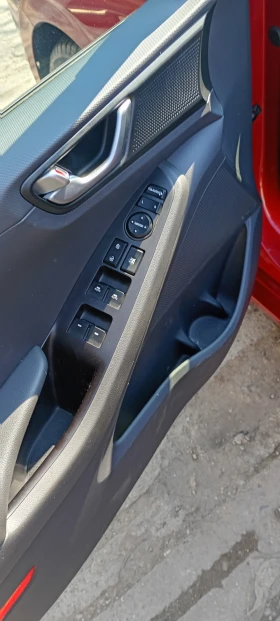 Hyundai Ioniq - 10900 € / 21318.55 лв. - 40398246 13