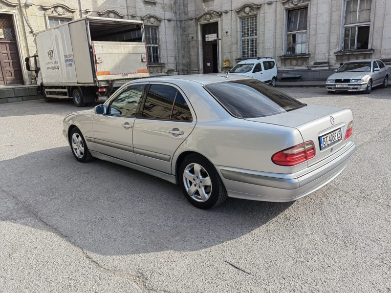 Mercedes-Benz E 320 CDI, снимка 5 - Автомобили и джипове - 46023963