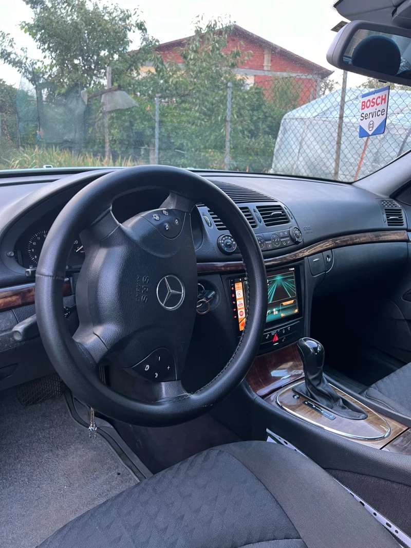 Mercedes-Benz E 270, снимка 10 - Автомобили и джипове - 47208402