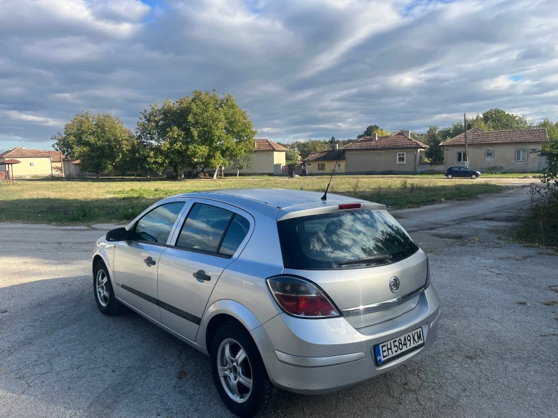 Opel Astra 1.3 CDTI, снимка 4 - Автомобили и джипове - 48043550