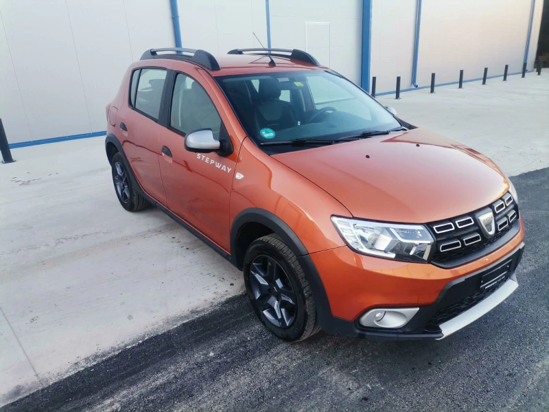 Dacia Sandero STEPWAY 0, 9 90 к.с. SWISS, снимка 1 - Автомобили и джипове - 47609687