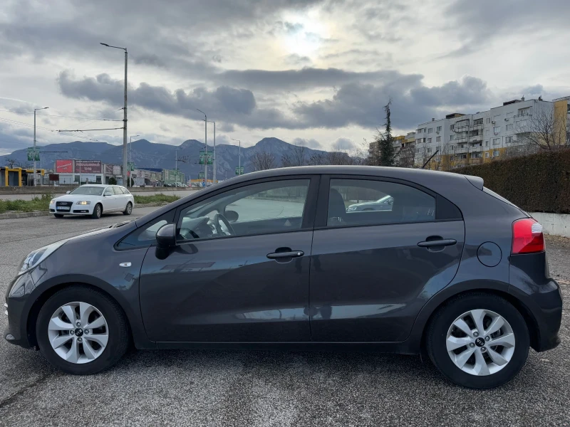 Kia Rio, снимка 2 - Автомобили и джипове - 48365112