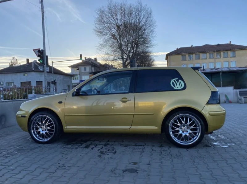 VW Golf, снимка 1 - Автомобили и джипове - 49456866