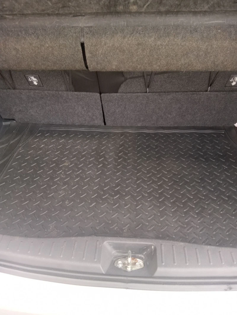 Daihatsu Sirion, снимка 6 - Автомобили и джипове - 52266940