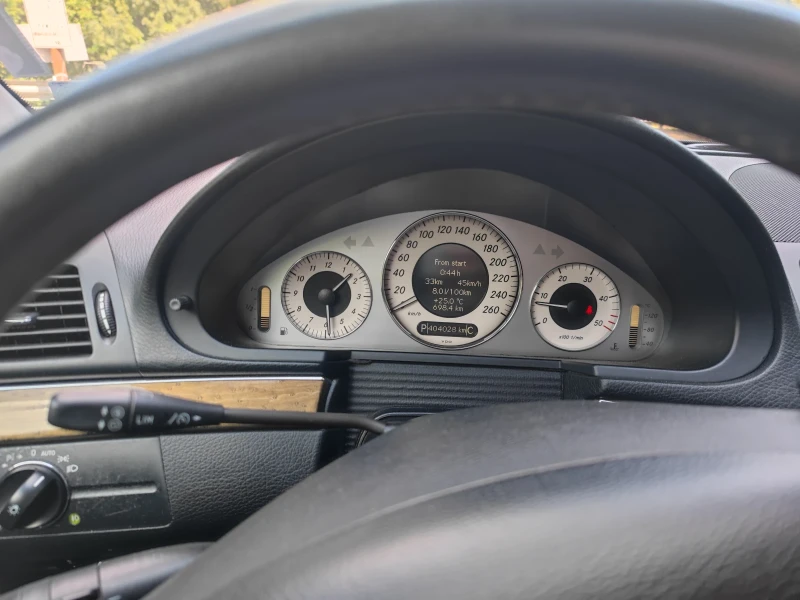 Mercedes-Benz E 320 CDI 7G Tronic, снимка 12 - Автомобили и джипове - 52378454