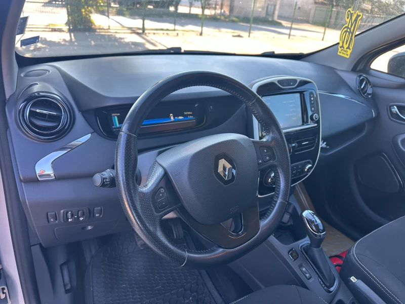 Renault Zoe, снимка 8 - Автомобили и джипове - 52191357