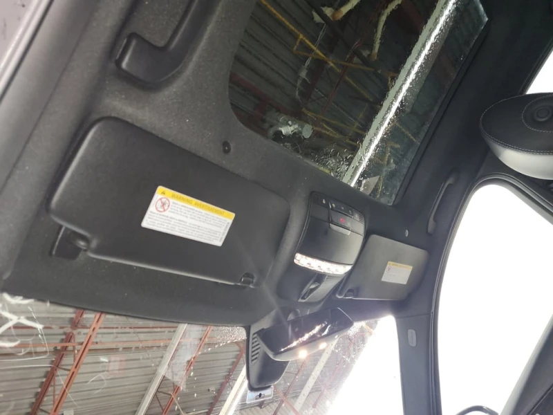 Mercedes-Benz C 300 * CARFAX * БЕЗ ПЪРВОНАЧАЛНА ВНОСКА, снимка 13 - Автомобили и джипове - 52950912