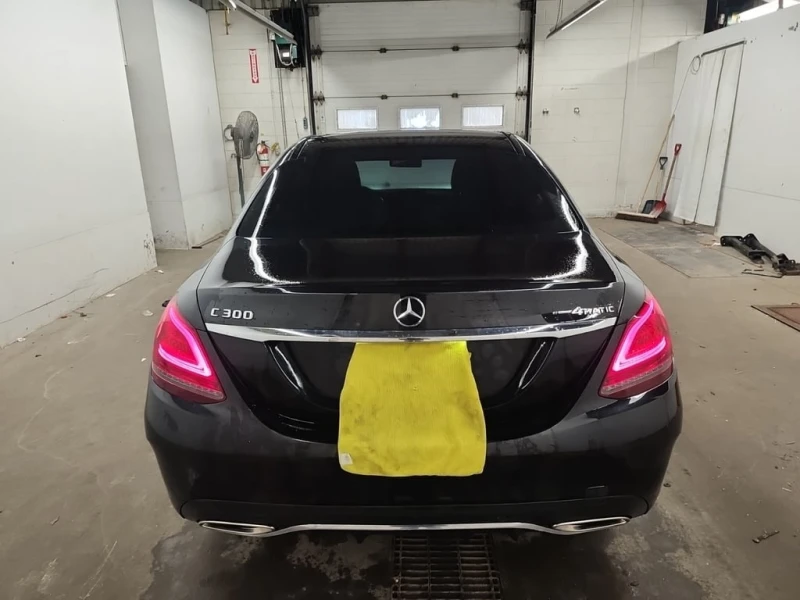 Mercedes-Benz C 300 * CARFAX * БЕЗ ПЪРВОНАЧАЛНА ВНОСКА, снимка 6 - Автомобили и джипове - 52950912