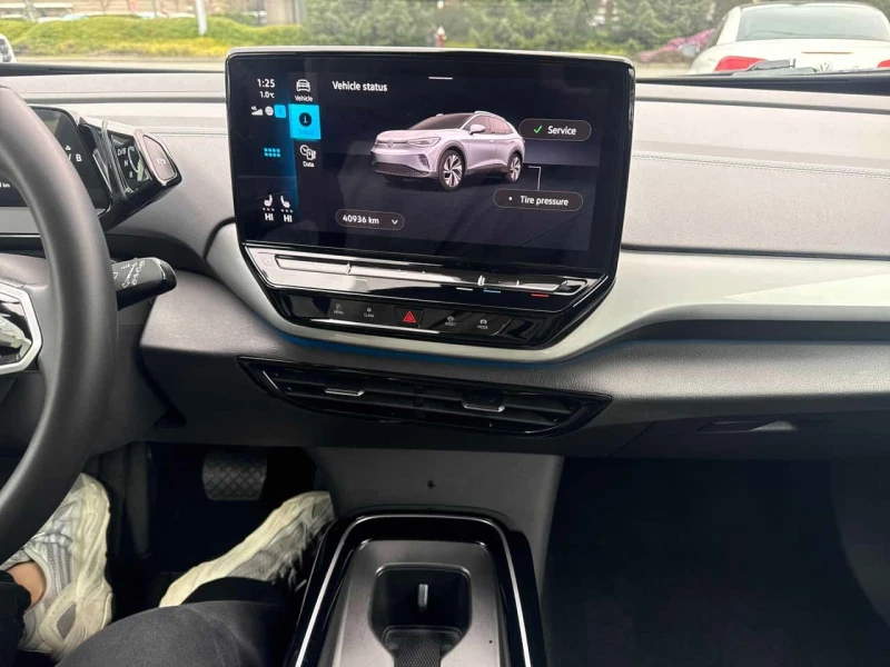 VW ID.4  Pro S AWD/Кабел за зареждане/Кожа/Подгрев/Памет, снимка 8 - Автомобили и джипове - 53591212