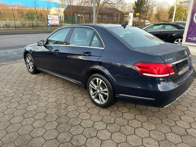 Mercedes-Benz E 220 W212 9G-tronik Avangarde, снимка 2 - Автомобили и джипове - 47438003