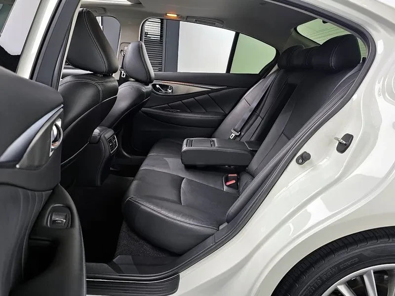 Infiniti Q50 3.0, снимка 10 - Автомобили и джипове - 54854955