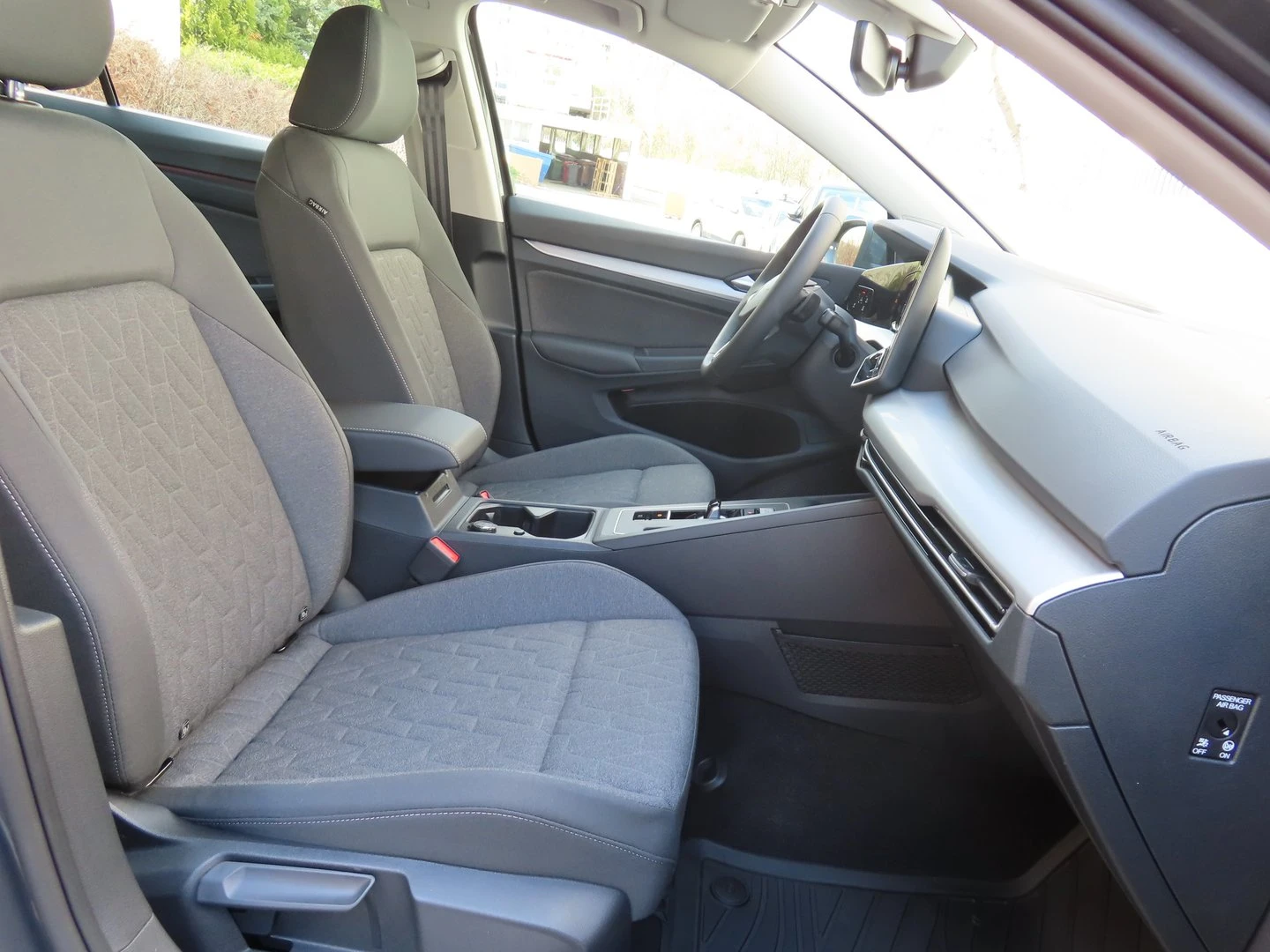 VW Golf Variant 8 Life 2.0 TDI SCR DSG - изображение 8