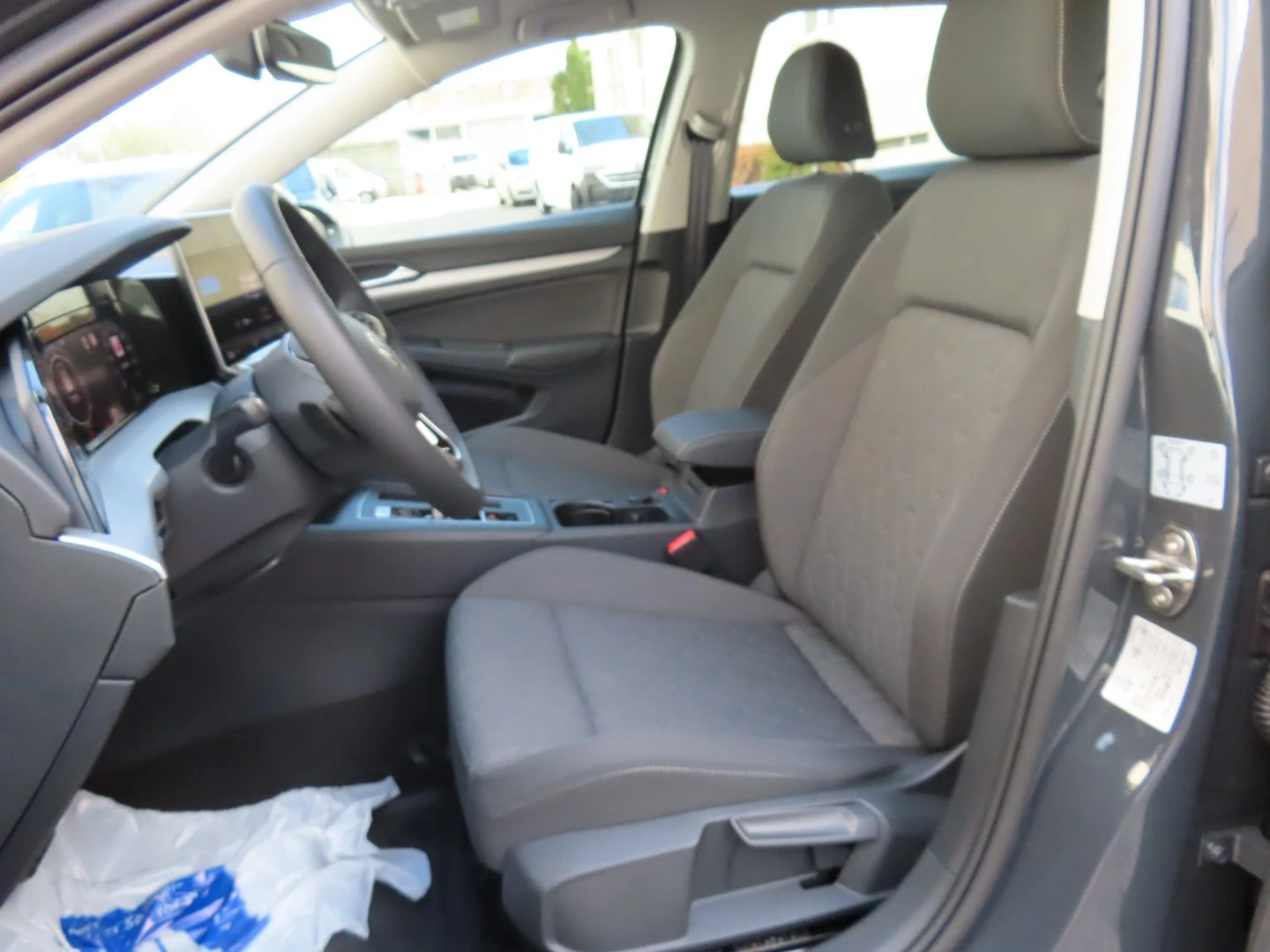 VW Golf Variant 8 Life 2.0 TDI SCR DSG - изображение 5