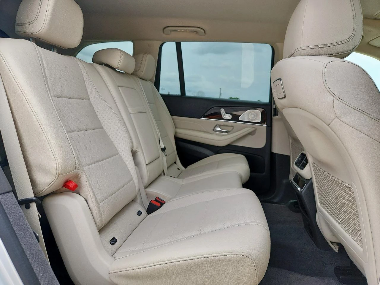 Mercedes-Benz GLS 450 4MATIC/DIGITAL/ОБДУХВАНЕ/ПАНО/ПОДГРЕВИ - изображение 10
