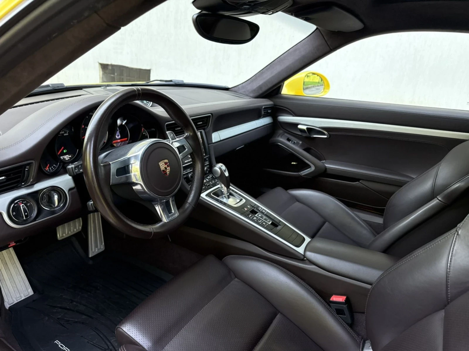 Porsche 911 Turbo S / CERAMIC BRAKES / 97000км - изображение 9