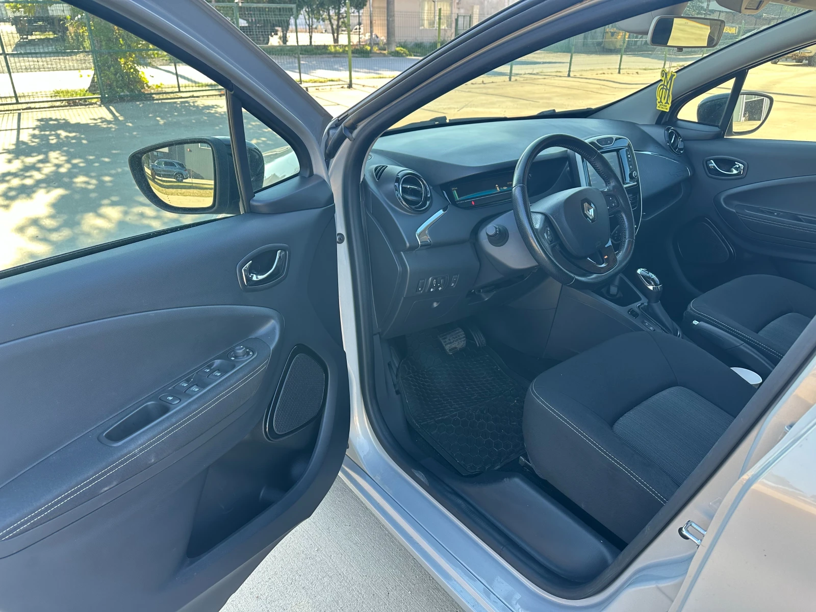 Renault Zoe  - изображение 10