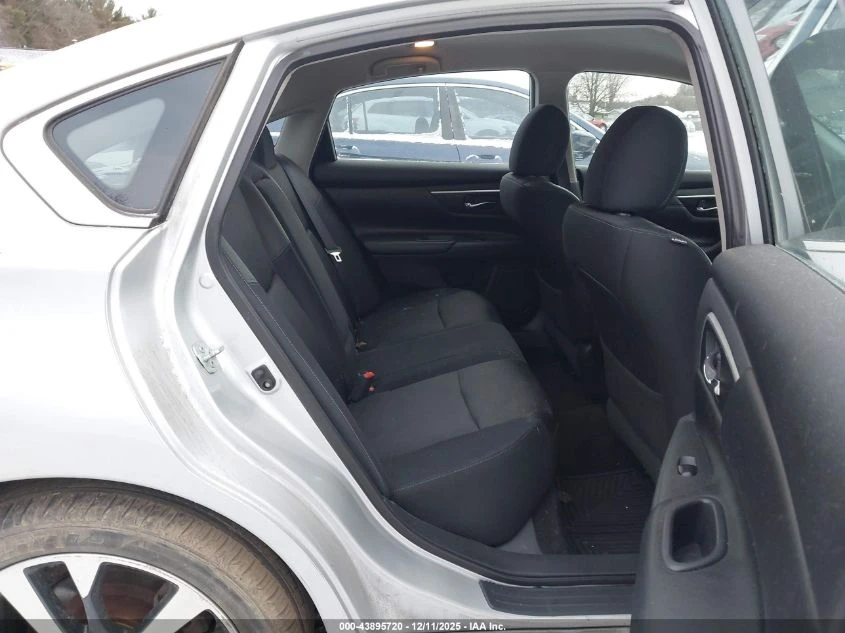 Nissan Altima 2.5L I-4 DOHC, VVT, 182HP Front Wheel Drive | Mobile.bg � ����������� 11