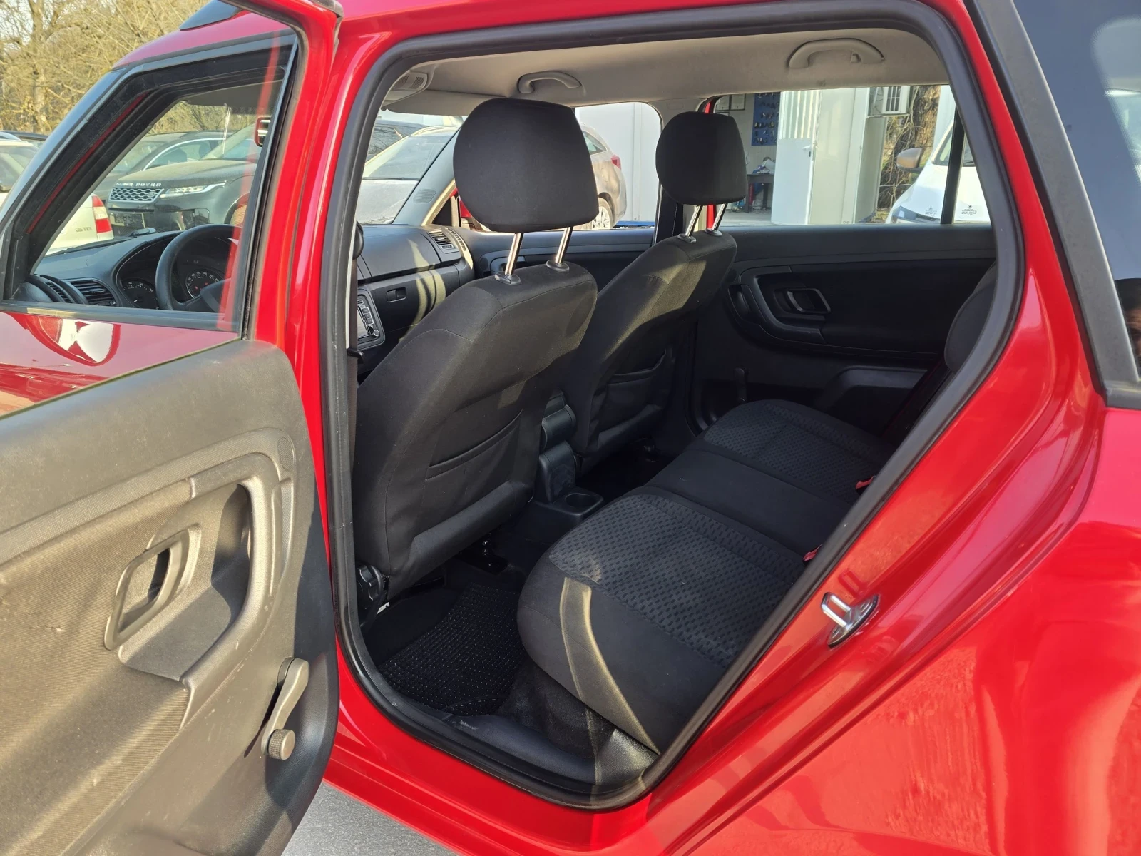 Skoda Fabia 1.2TSI 86к.с Топ състояние , снимка 12 - Автомобили и джипове - 53734722