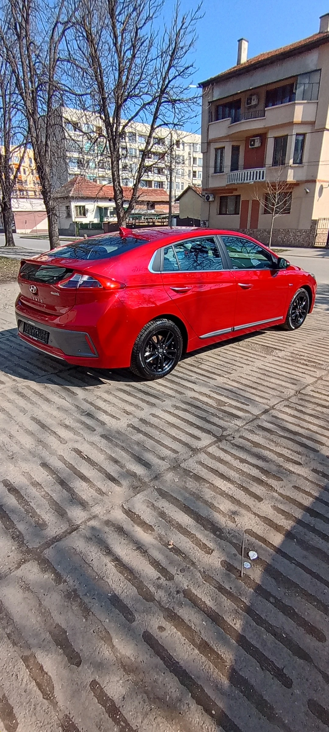 Hyundai Ioniq, снимка 11 - Автомобили и джипове - 53773262