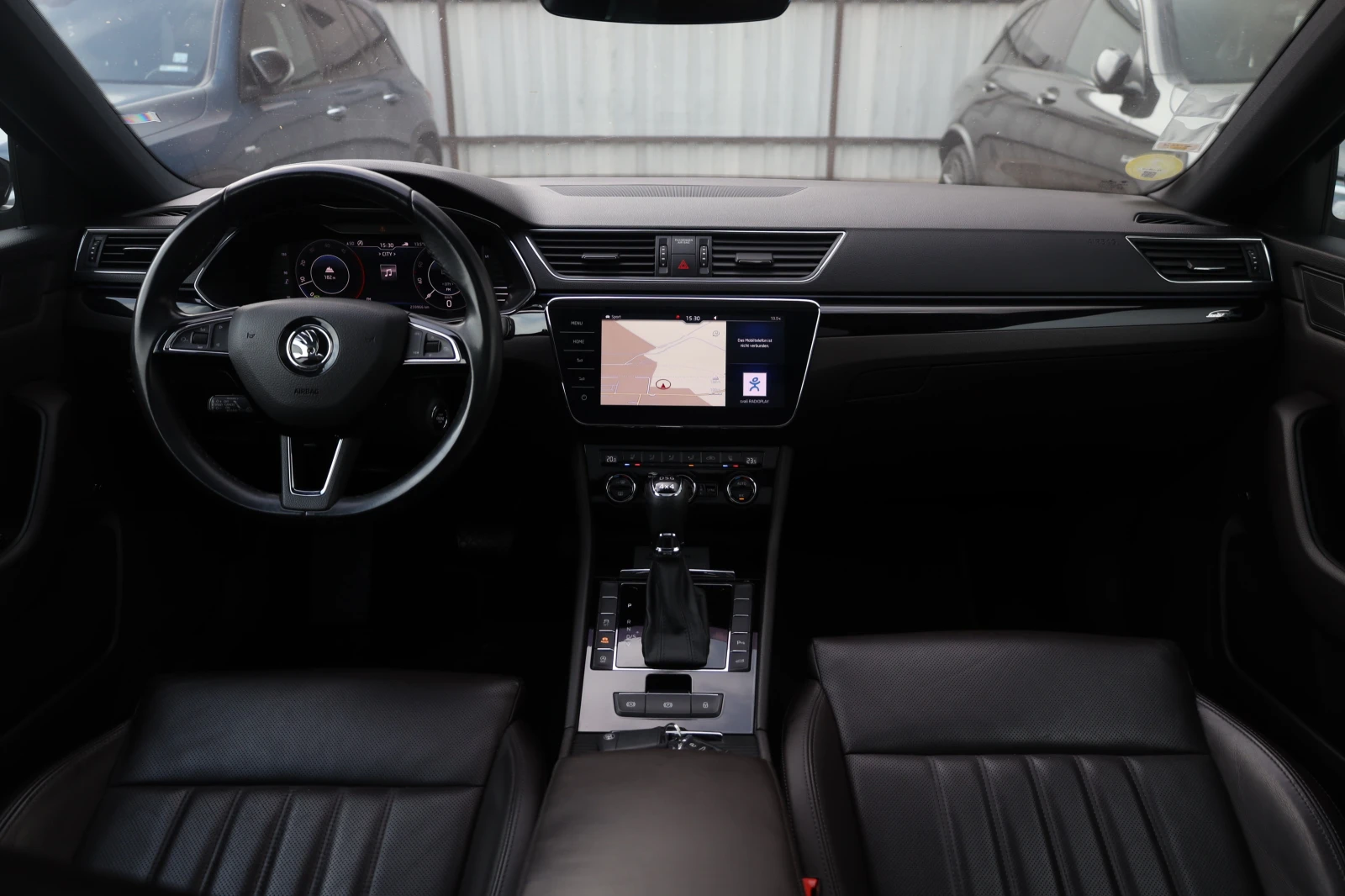 Skoda Superb 2.0TDI 4x4 DSG L&K Digital PANO АСС Canton Обдухв, снимка 12 - Автомобили и джипове - 53874489