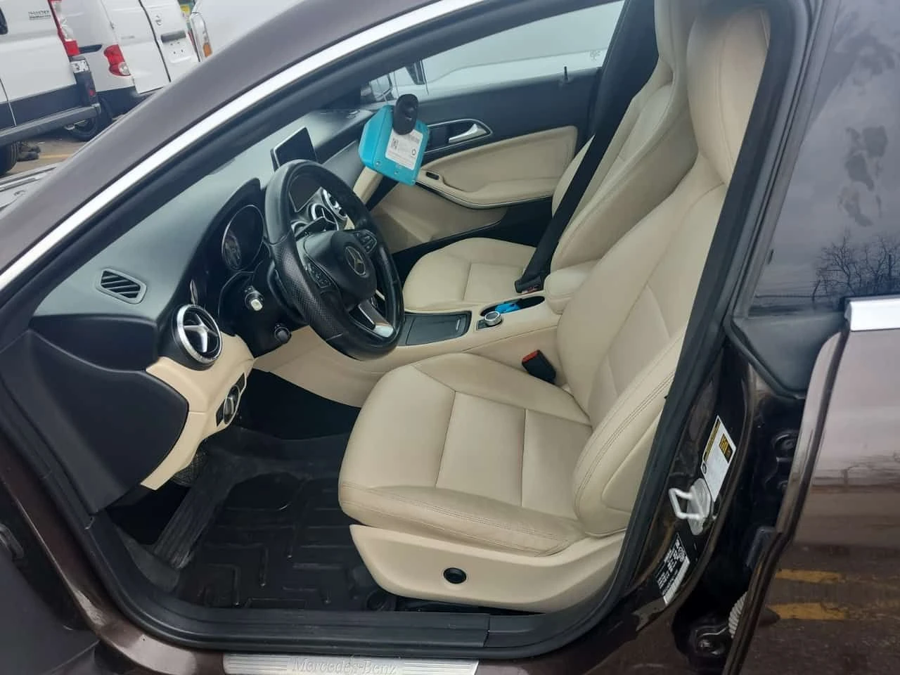 Mercedes-Benz CLA 250 ПОДГРЕВИ| ШИБИДАХ| CARFAX| , снимка 10 - Автомобили и джипове - 54004115