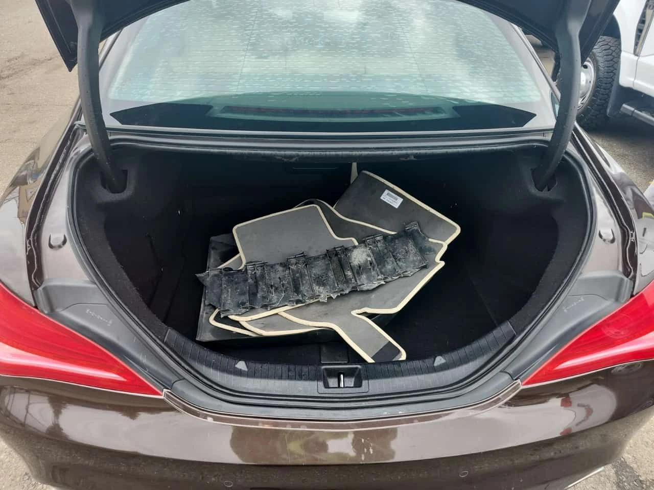 Mercedes-Benz CLA 250 ПОДГРЕВИ| ШИБИДАХ| CARFAX| , снимка 8 - Автомобили и джипове - 54004115