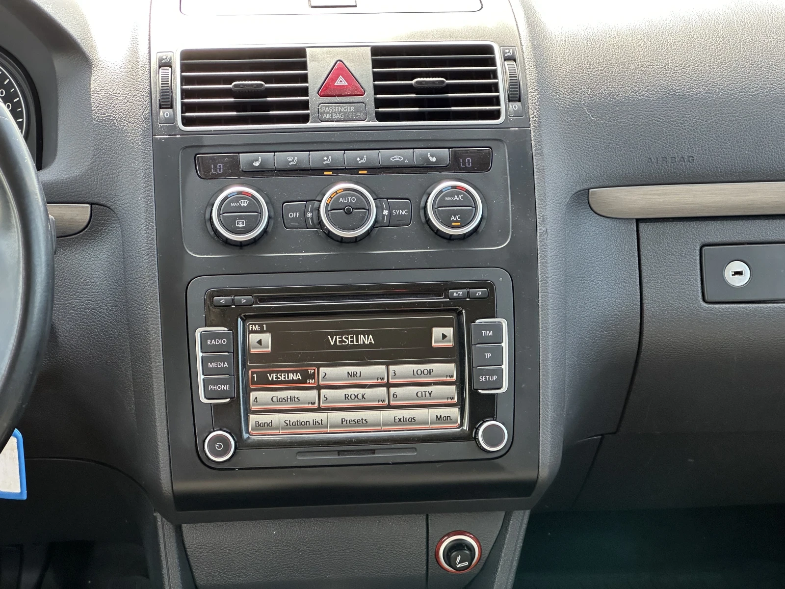 VW Touran TGI , снимка 5 - Автомобили и джипове - 54812788