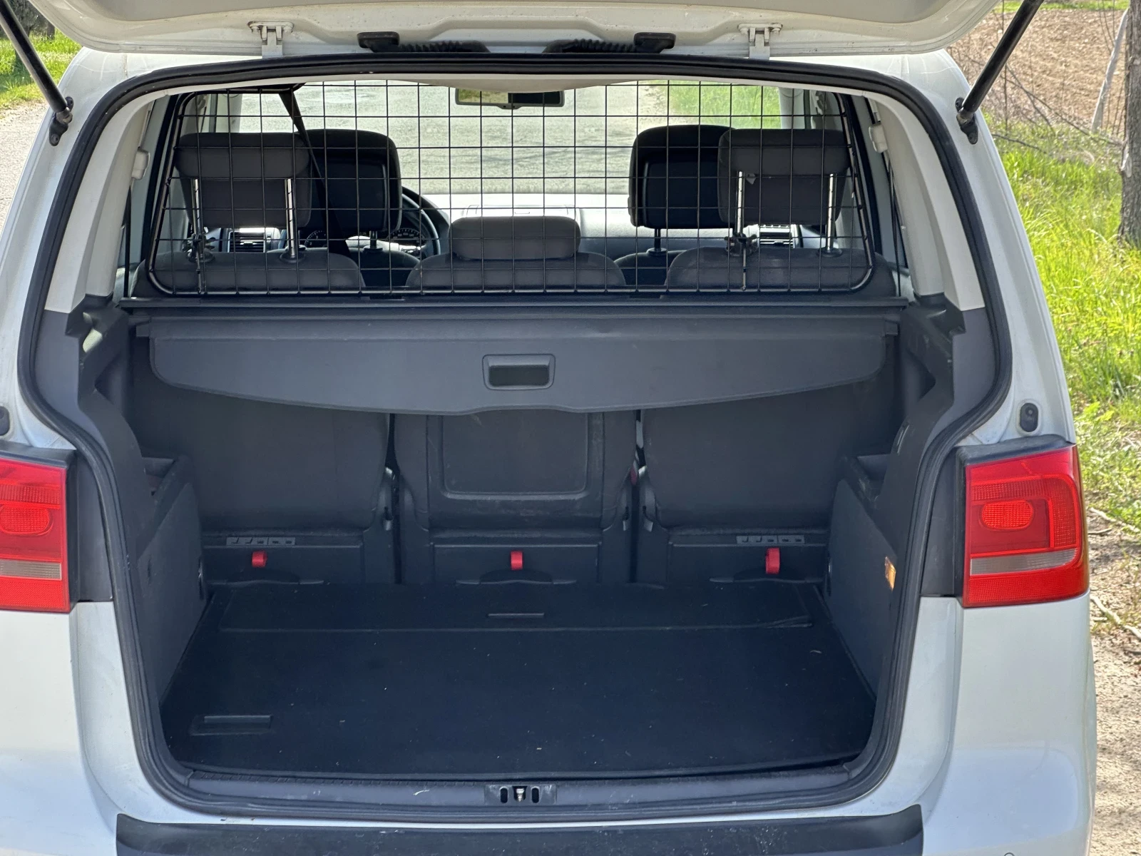 VW Touran TGI , снимка 10 - Автомобили и джипове - 54812788