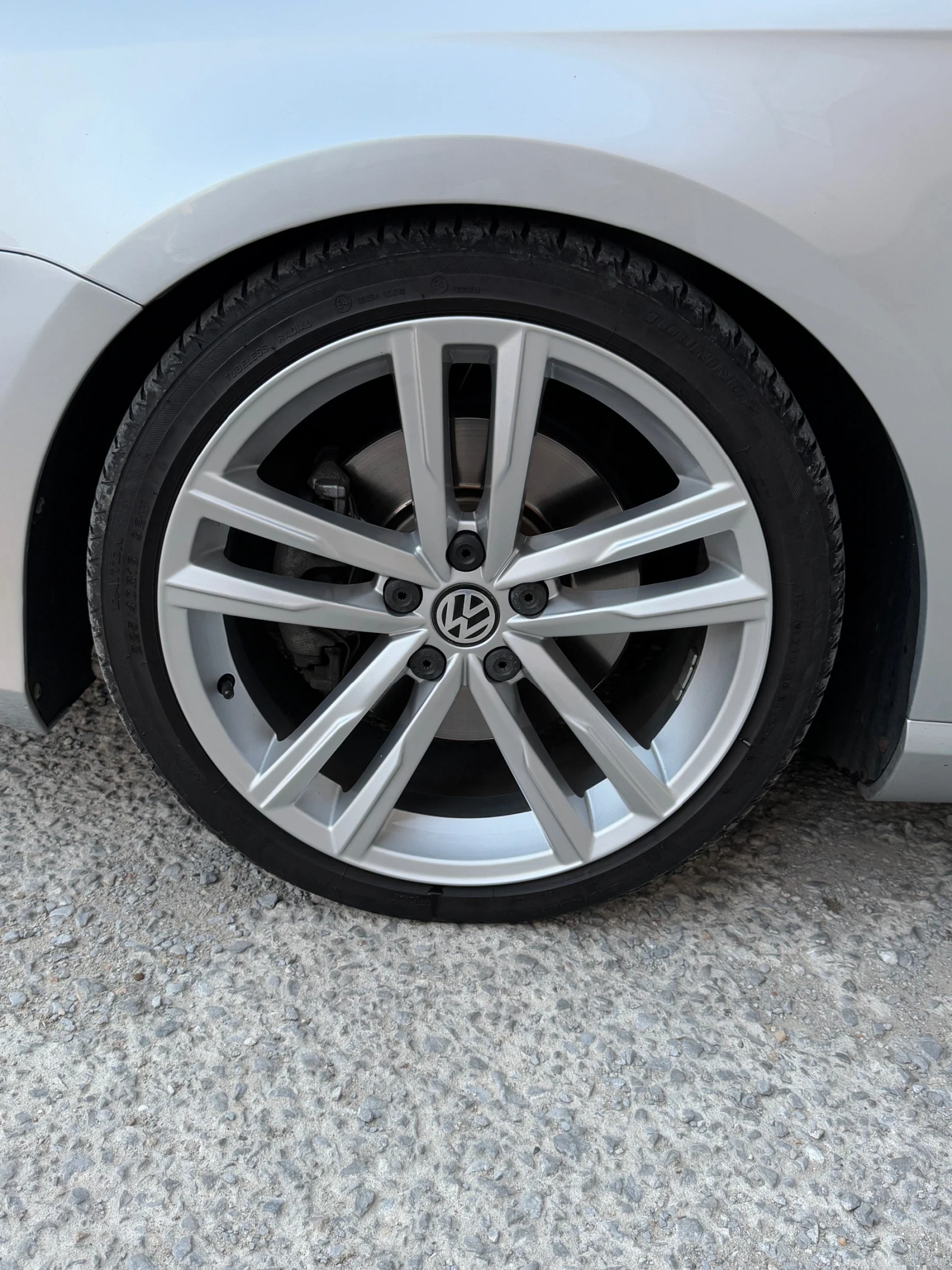 VW Passat 1.6TDI, снимка 15 - Автомобили и джипове - 55204000