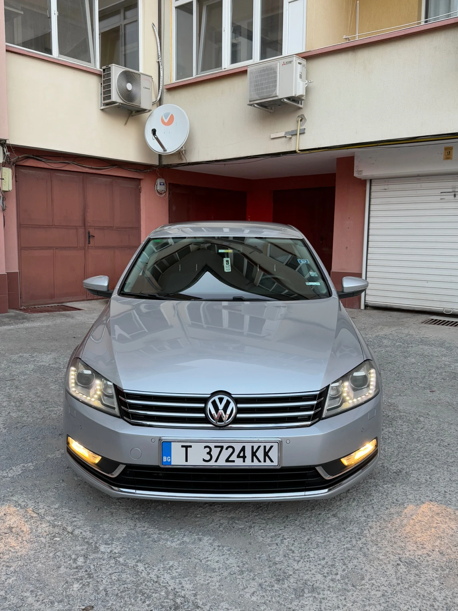 VW Passat 1.6TDI, снимка 2 - Автомобили и джипове - 55204000