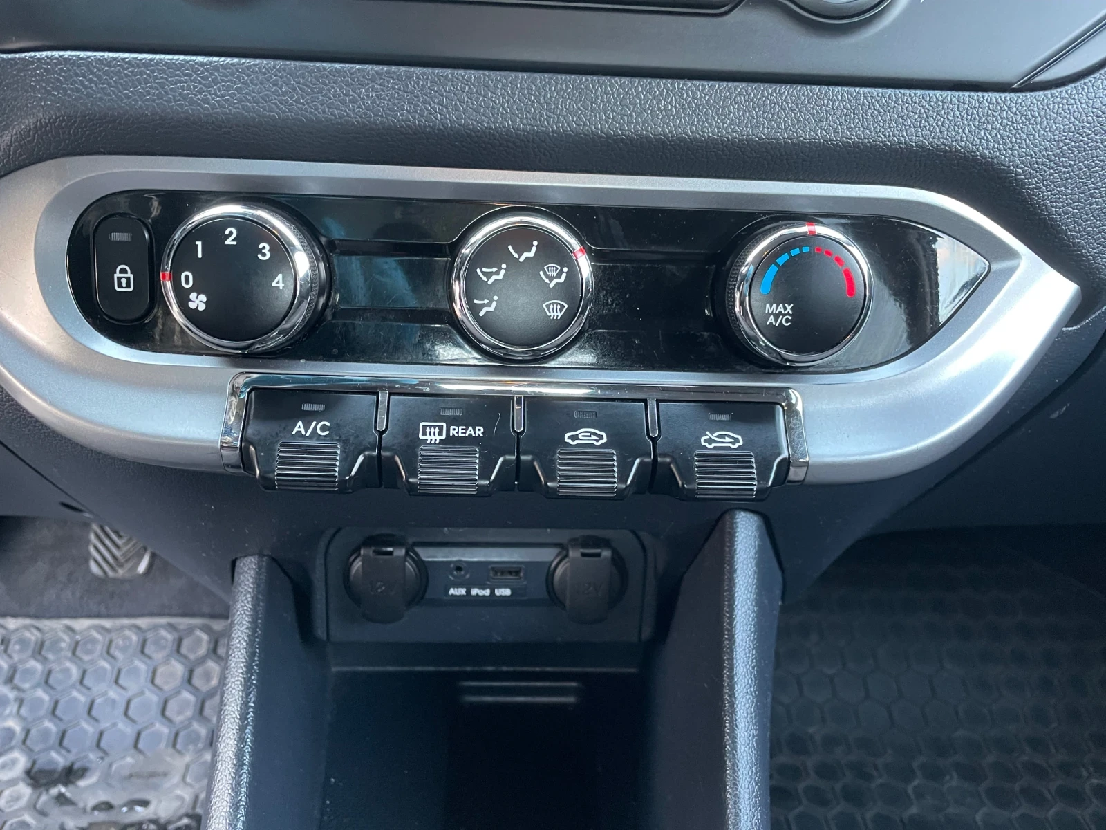 Kia Rio 1, 4 109к.с. КЛИМАТИК, подгряване, 6 ск., снимка 7 - Автомобили и джипове - 55471360