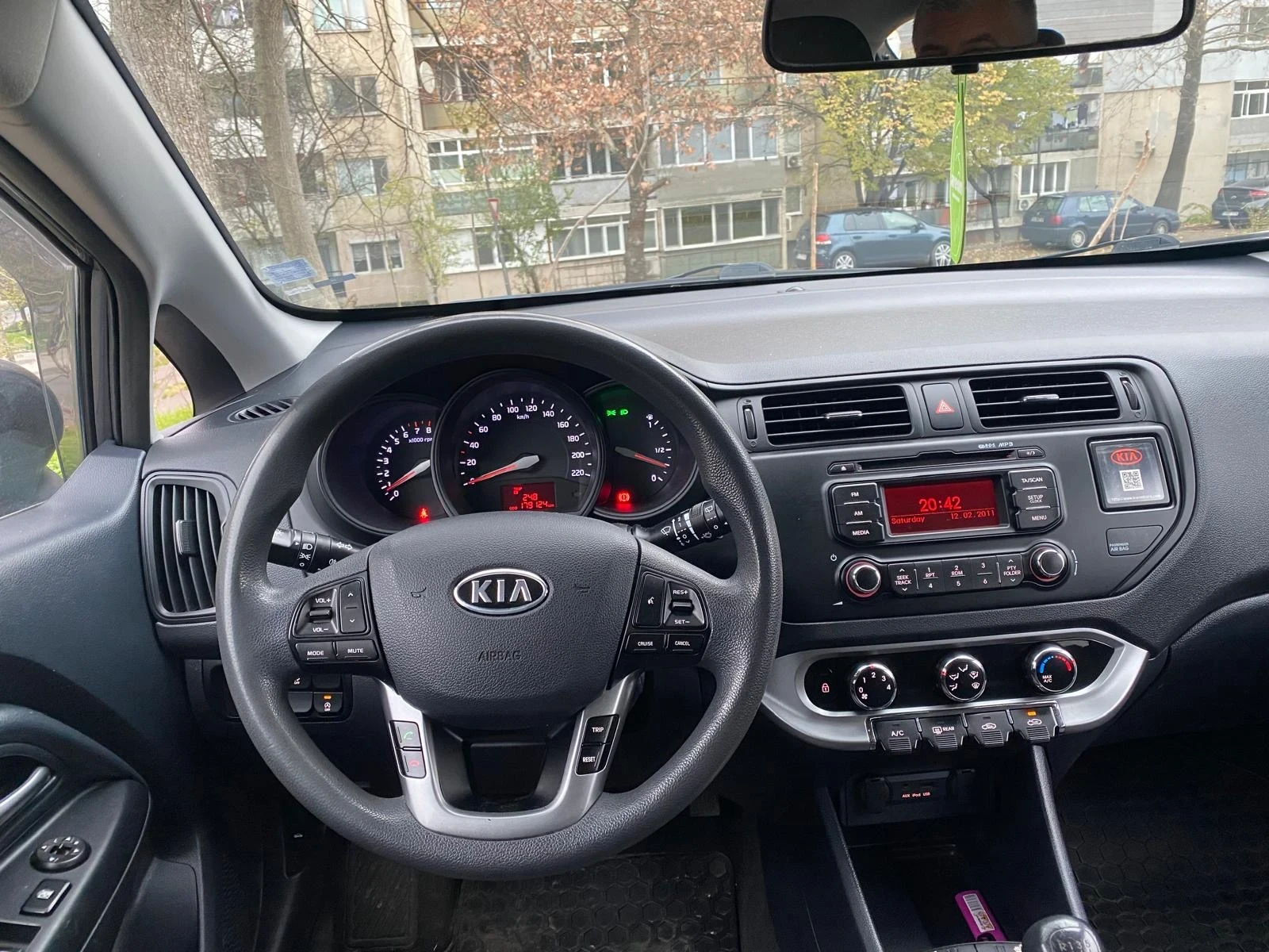 Kia Rio 1, 4 109к.с. КЛИМАТИК, подгряване, 6 ск., снимка 5 - Автомобили и джипове - 55471360