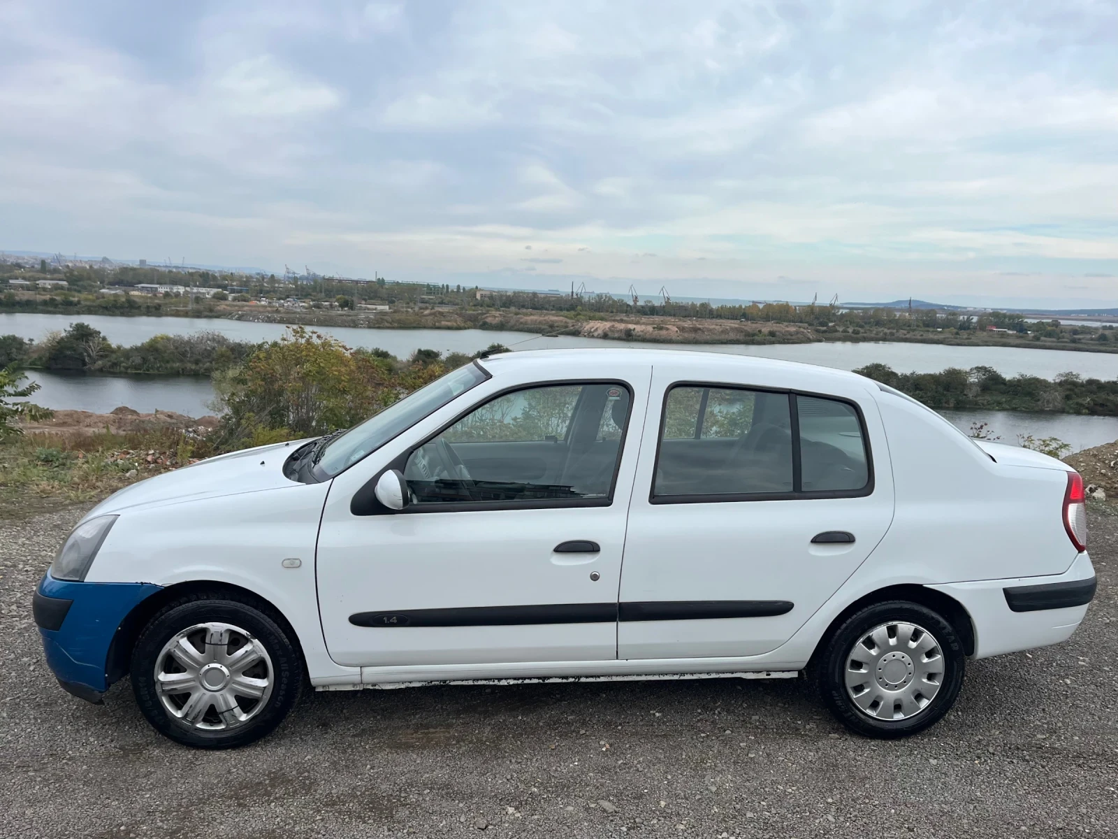 Renault Clio, снимка 3 - Автомобили и джипове - 56530361