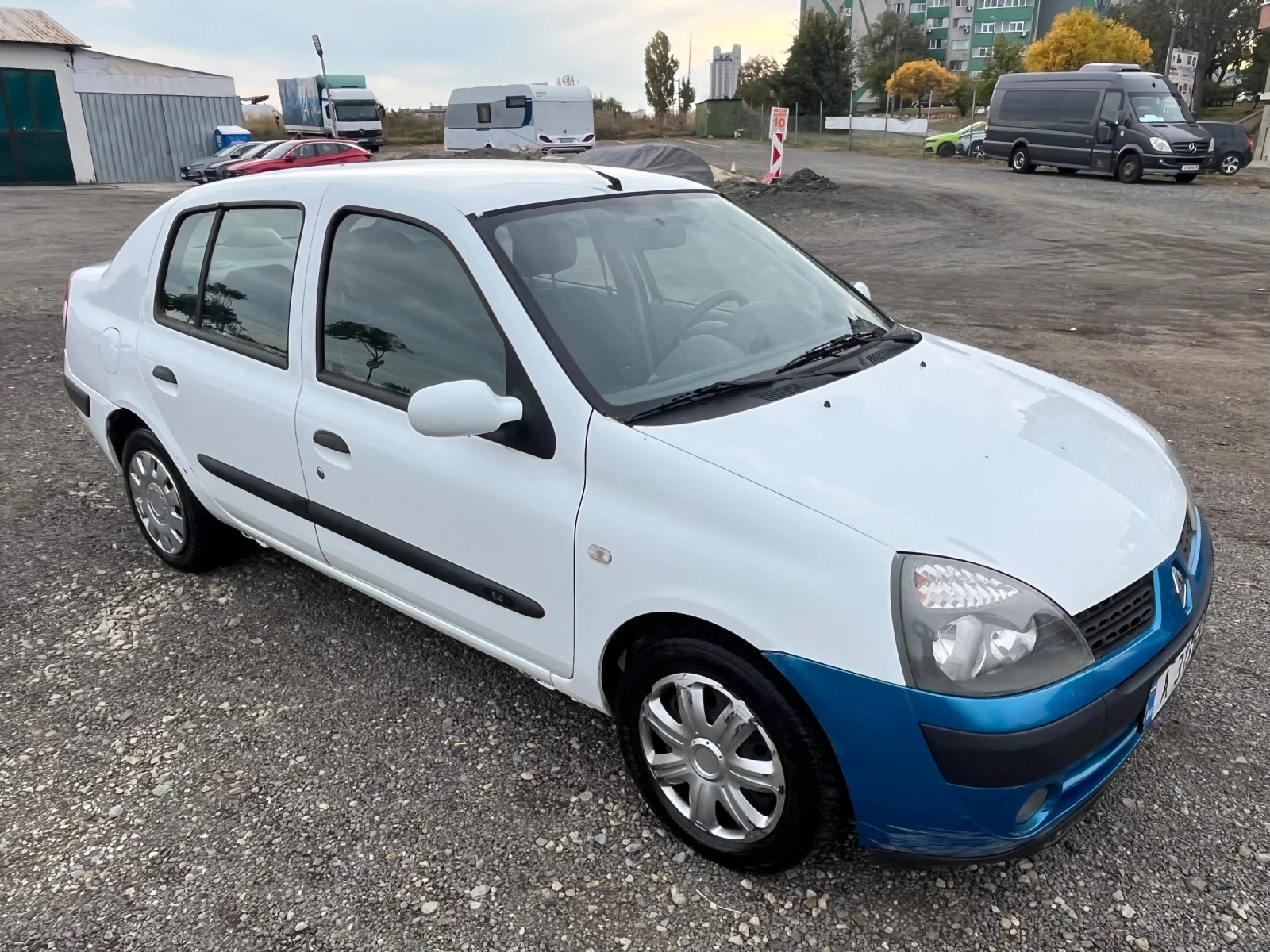 Renault Clio, снимка 7 - Автомобили и джипове - 56530361