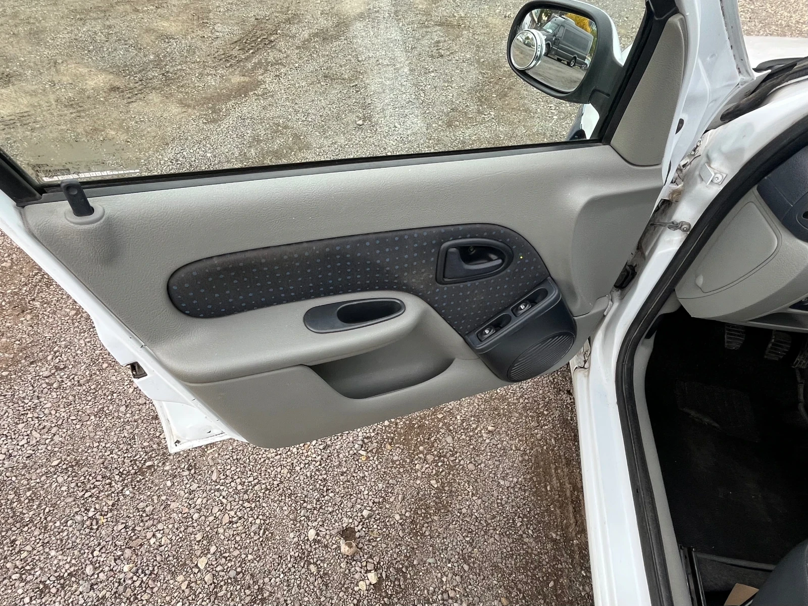 Renault Clio, снимка 10 - Автомобили и джипове - 56530361