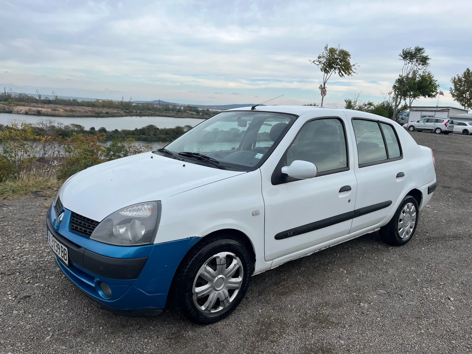 Renault Clio, снимка 2 - Автомобили и джипове - 56530361