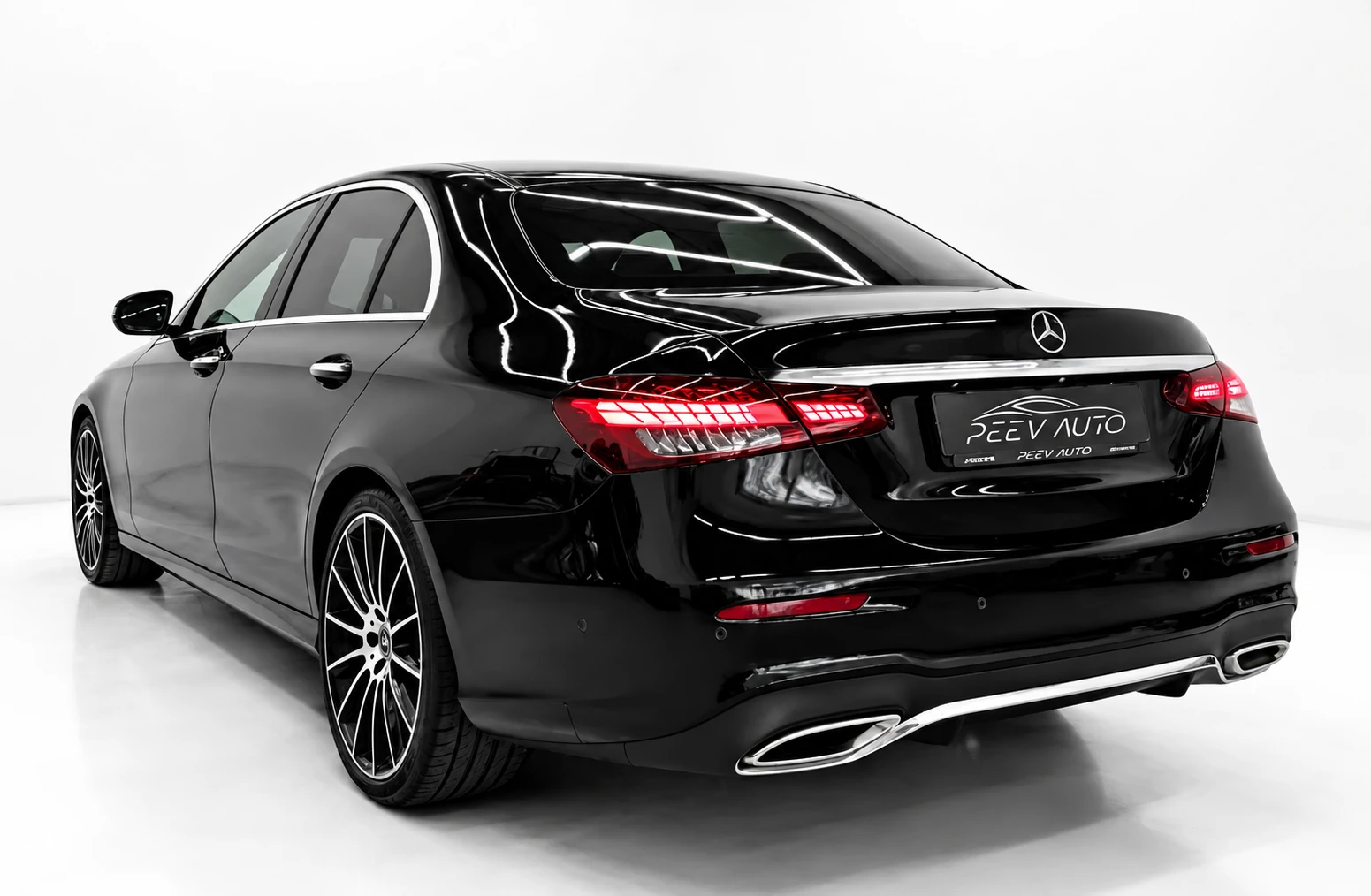 Mercedes-Benz E 220, снимка 4 - Автомобили и джипове - 56557127