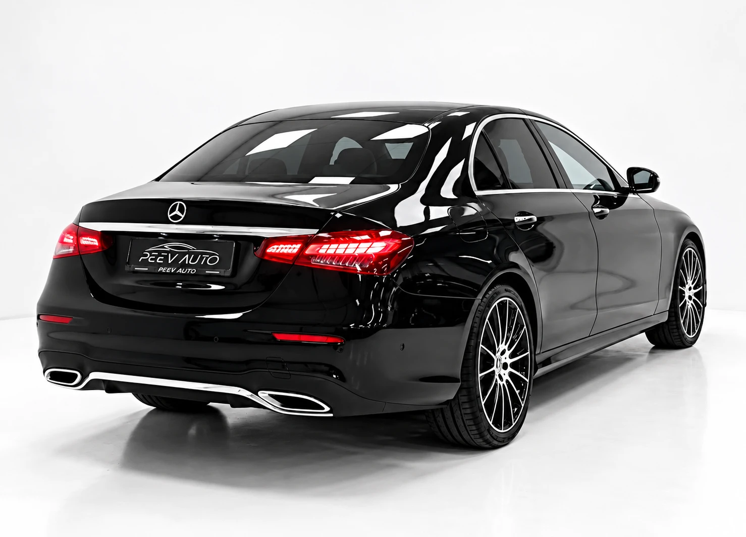 Mercedes-Benz E 220, снимка 6 - Автомобили и джипове - 56557127