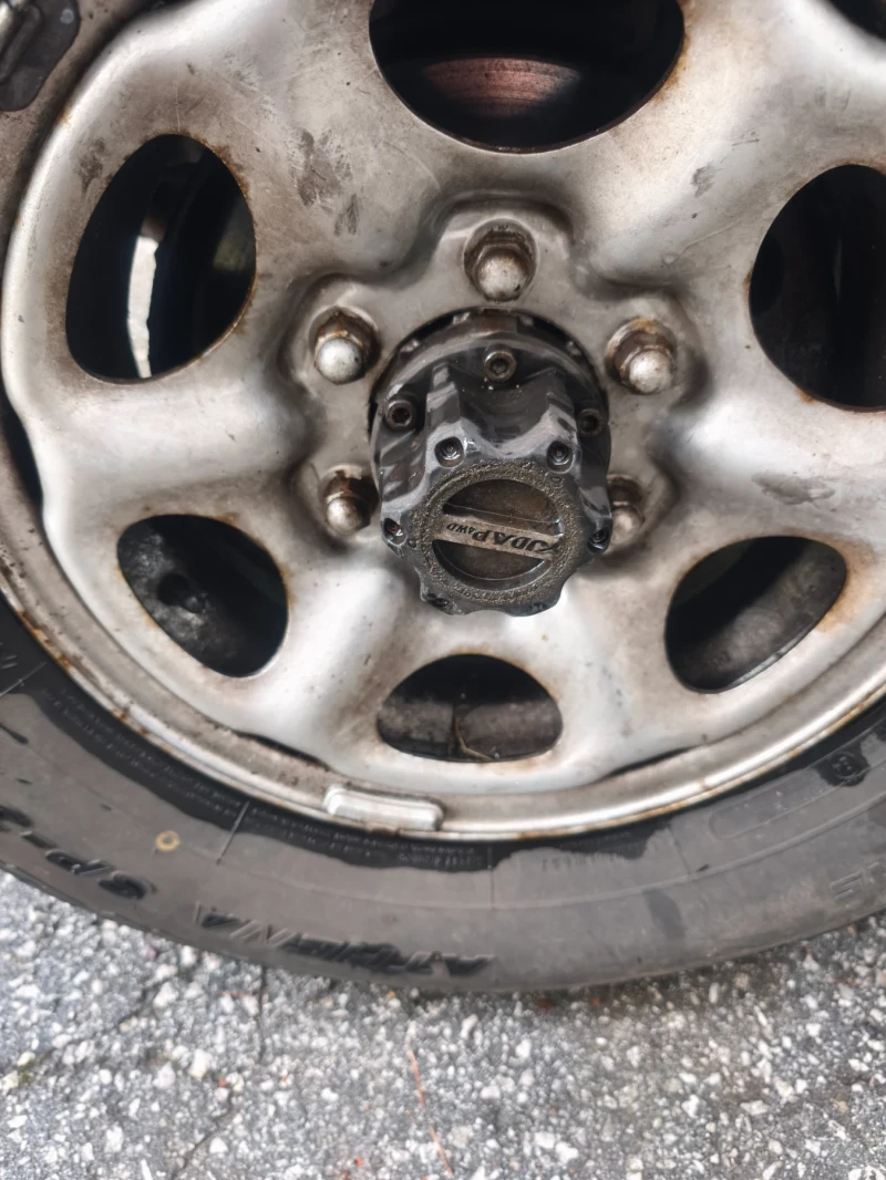 Nissan Terrano 2400 12v LPG, снимка 12 - Автомобили и джипове - 52369137