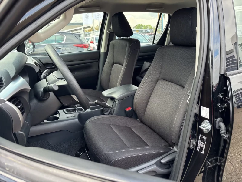 Toyota Hilux НОВ!/2.4d/151HP/4X4/CAM/KLESS/L.ASSIST/ACC/611g, снимка 5 - Автомобили и джипове - 52468726