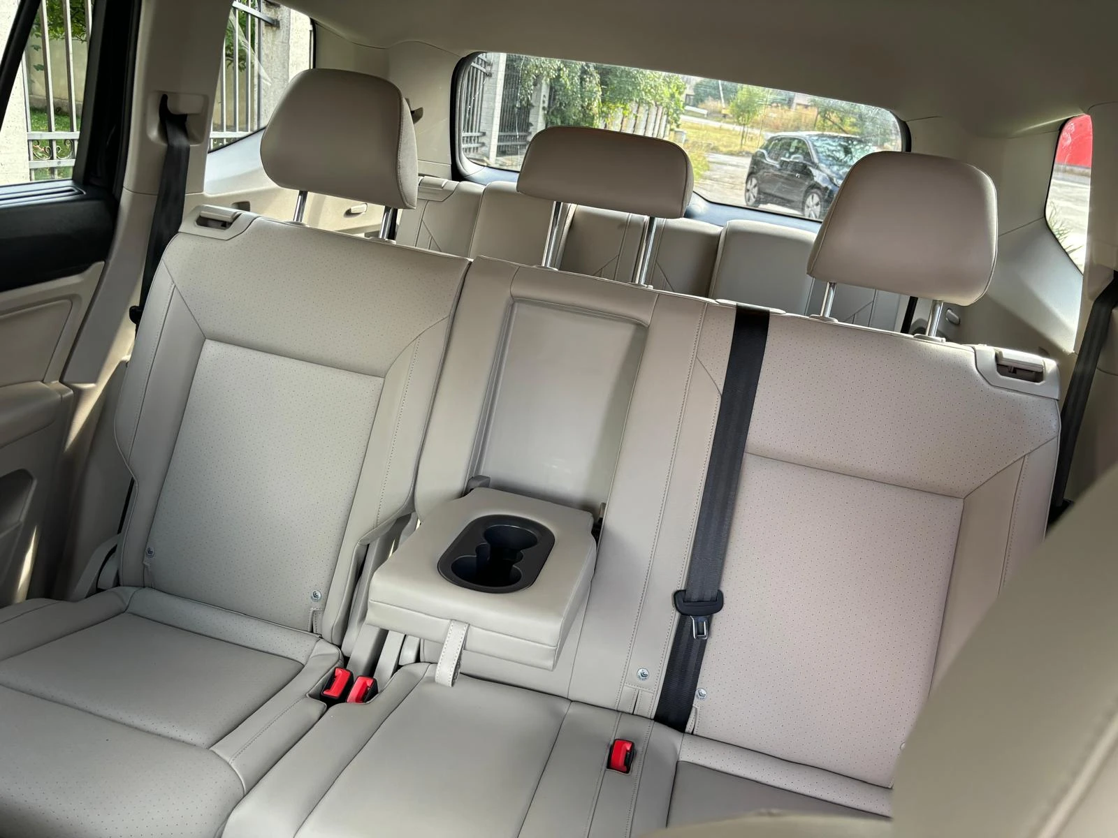 VW Atlas R-Line 3.6 AWD 7 seat!!! | Mobile.bg   11