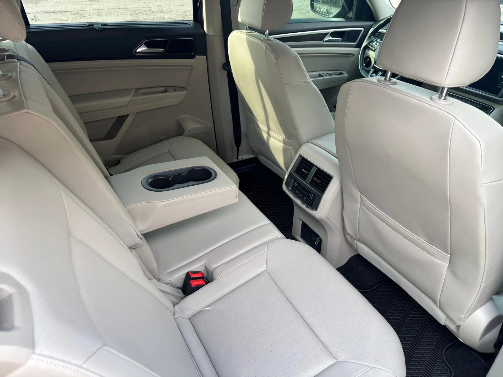 VW Atlas R-Line 3.6 AWD 7 seat!!! | Mobile.bg   16