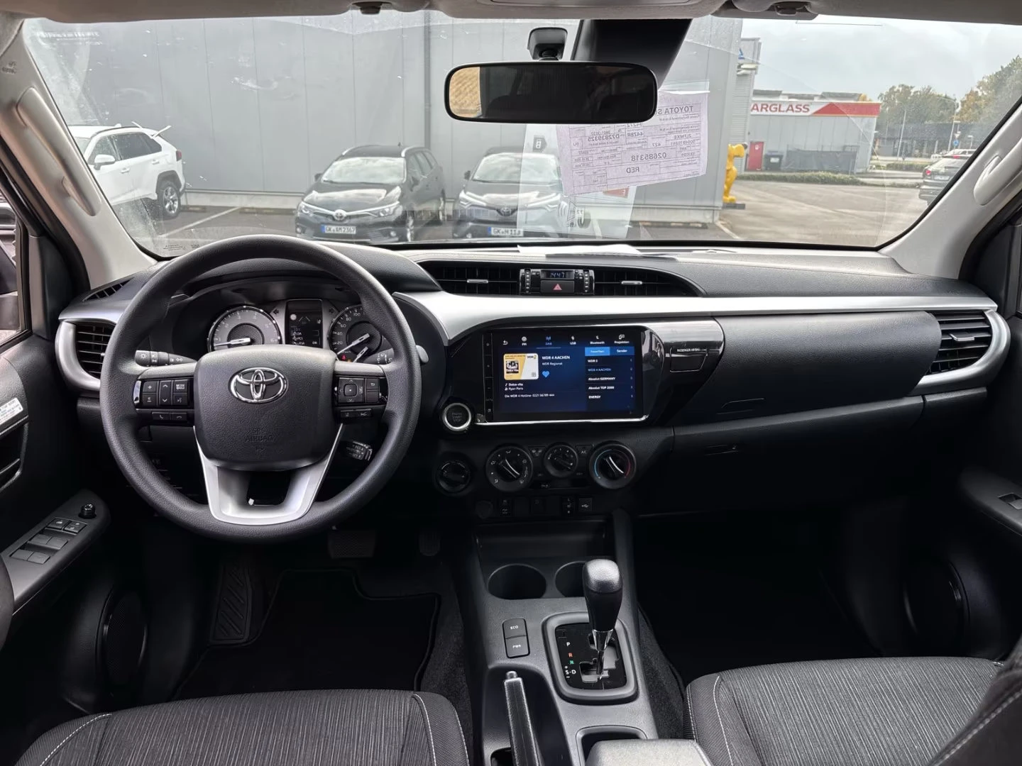 Toyota Hilux НОВ!/2.4d/151HP/4X4/CAM/KLESS/L.ASSIST/ACC/611g - изображение 7