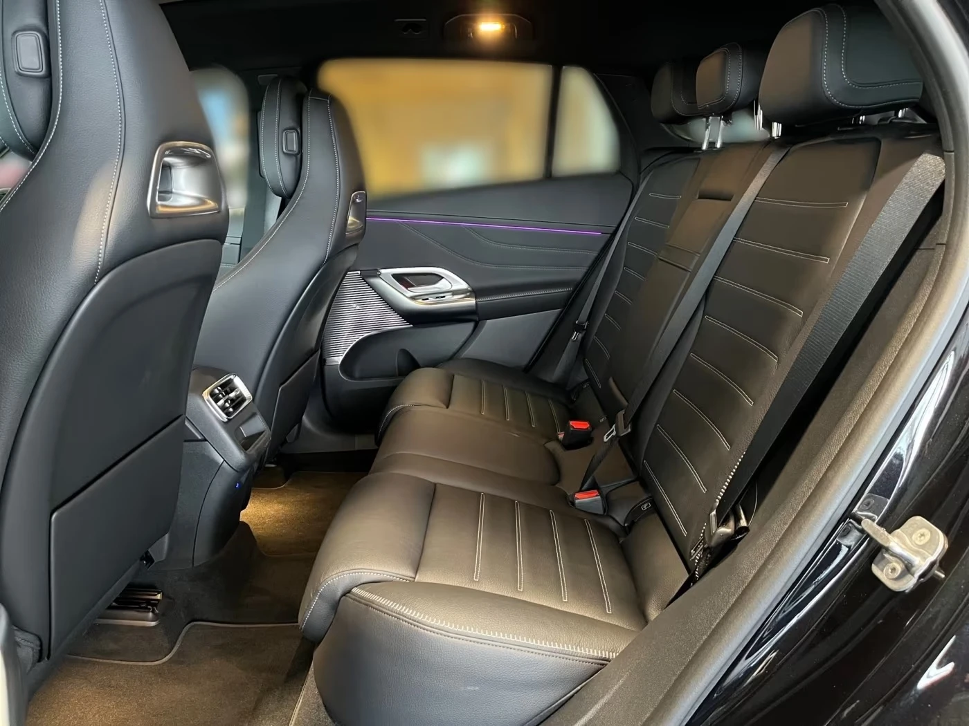 Mercedes-Benz GLC 400 EQ/AMG/4-MATIC/HYPERSCREEN/NIGHT/BURM/360/, снимка 16 - Автомобили и джипове - 54203709