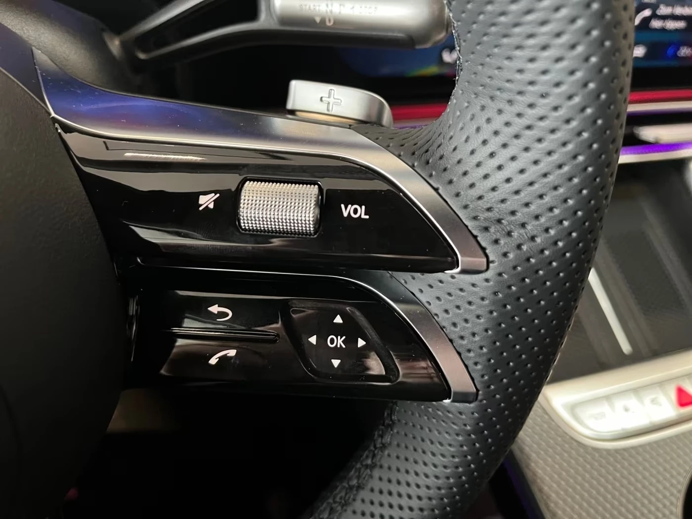 Mercedes-Benz GLC 400 EQ/AMG/4-MATIC/HYPERSCREEN/NIGHT/BURM/360/, снимка 9 - Автомобили и джипове - 54203709